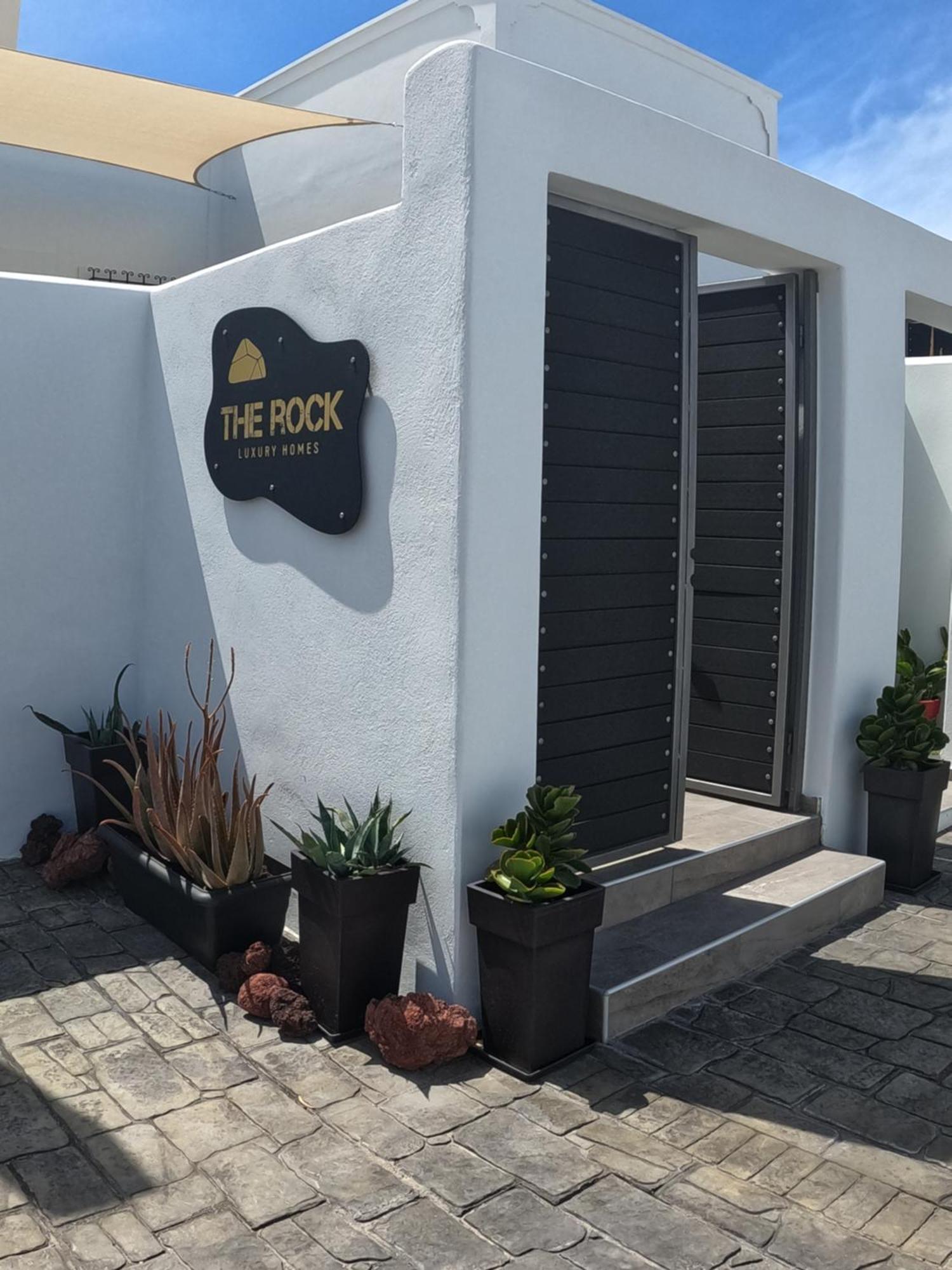 The Rock Luxury Homes 메사리아 외부 사진